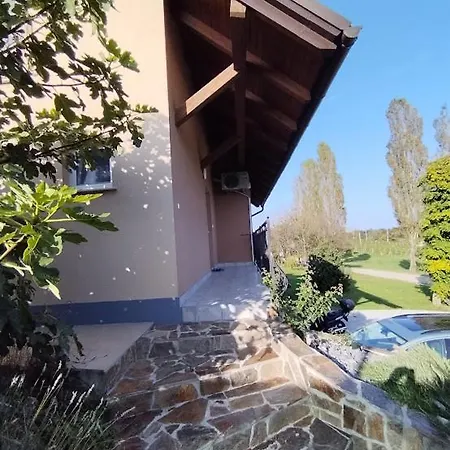 Semesterbostad Pocitniska Hisa Soncni Vrh *