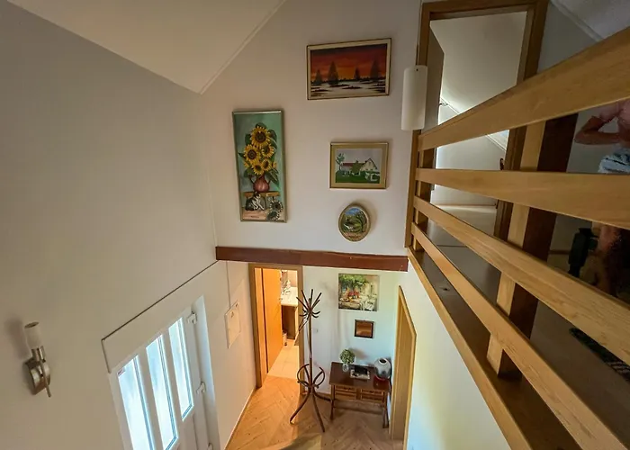 Pocitniska Hisa Soncni Vrh 別荘 *